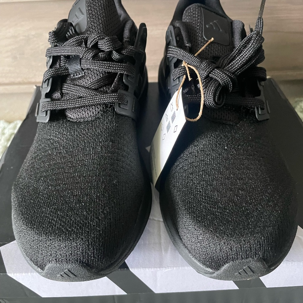 adidas Ultradream DNA Black Athletic Shoes Size 7 Women - Picture 2 of 6